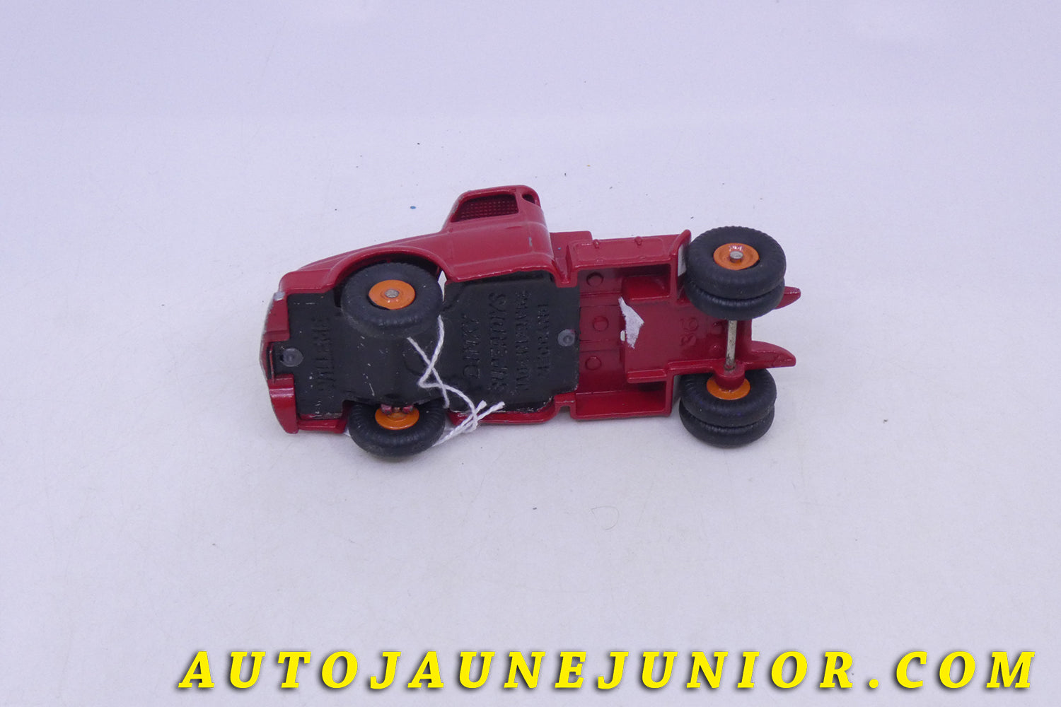 Le Dinky Toys Willeme Tracteur type 4 est en vente sur Auto Jaune Junior ! Découvrez nos collections de diecast Tekno, Politoys, Mebetoys, Mercury, Joal, Diapet, Märklin, TootsieToys.AutoJaune Junior ; Vous avez le même jouet ? Profitez de notre expertise pour vous accompagner dans la vente de vos modèles ou votre collection ! Nous achetons tous lots de miniatures ! Contactez nous !