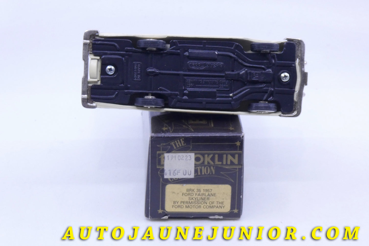 Le Brooklin Ford Fairlaine Skyliner 1957  #35 est en vente sur Auto Jaune Junior ! Découvrez nos collections de diecast Tekno, Politoys, Mebetoys, Mercury, Joal, Diapet, Märklin, TootsieToys.Vous avez le même jouet ? Profitez de notre expertise pour vous accompagner dans la vente de vos modèles ou votre collection ! Nous achetons tous lots de miniatures ! Contactez nous !