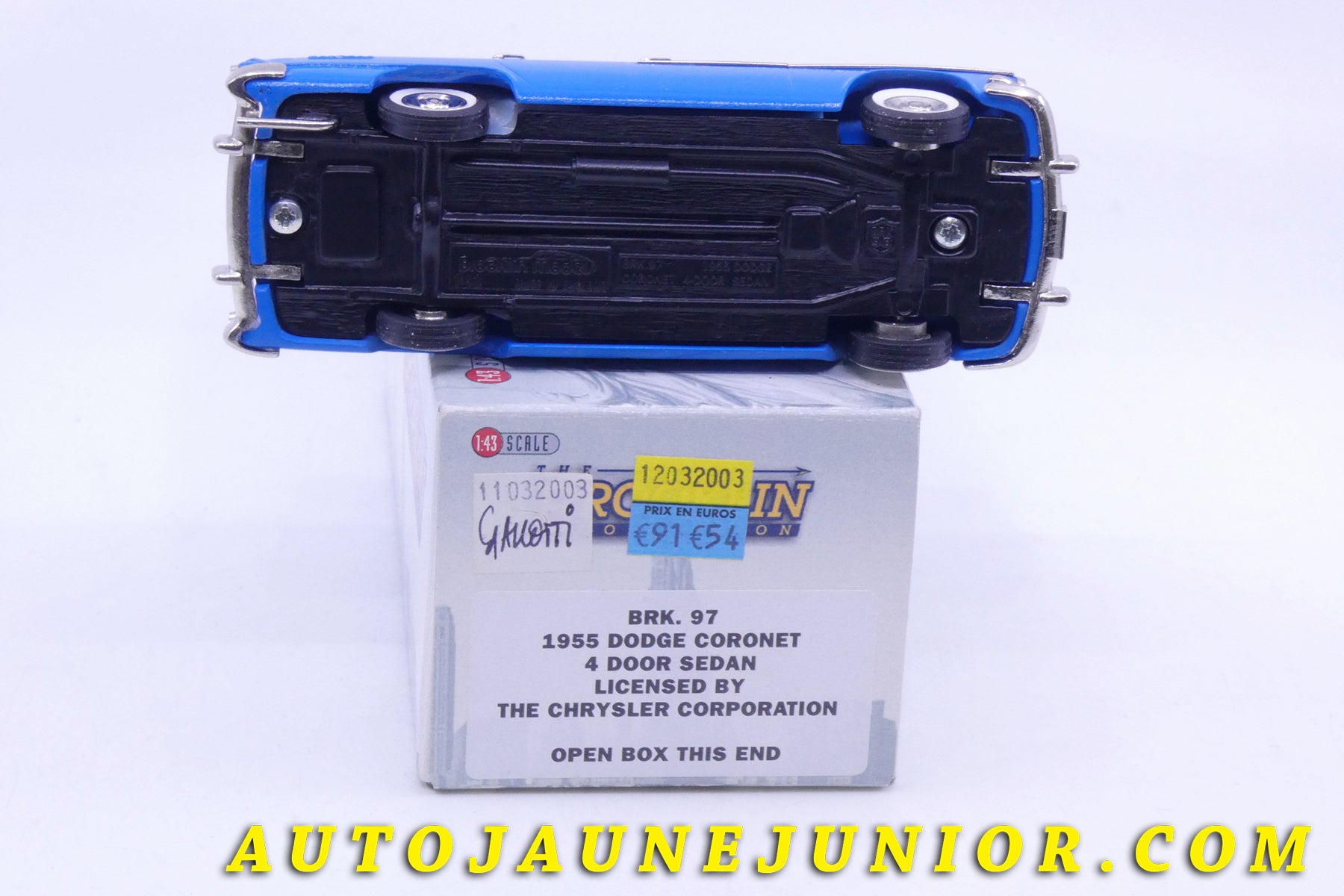 Le #2403 - Brooklin - Dodge - Coronet 4 portes Sedan "1955" - #97 est en vente sur Auto Jaune Junior ! Tekno, Politoys, Mebetoys, Mercury, Joal, Diapet, Märklin, TootsieToys.Vous avez le même jouet ? Profitez de notre expertise pour vous accompagner dans la vente de vos modèles ou votre collection ! Nous achetons tous lots de miniatures ! Contactez nous ! contact@autojaunejunior.com. 