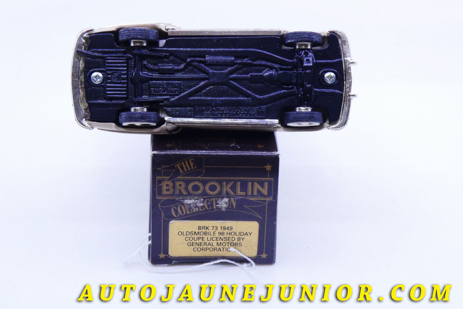 Le #2408 - Brooklin - Oldsmobile - 98 Holiday coupé est en vente sur Auto Jaune Junior ! Tekno, Politoys, Mebetoys, Mercury, Joal, Diapet, Märklin, TootsieToys.Vous avez le même jouet ? Profitez de notre expertise pour vous accompagner dans la vente de vos modèles ou votre collection ! Nous achetons tous lots de miniatures ! Contactez nous ! contact@autojaunejunior.com. 