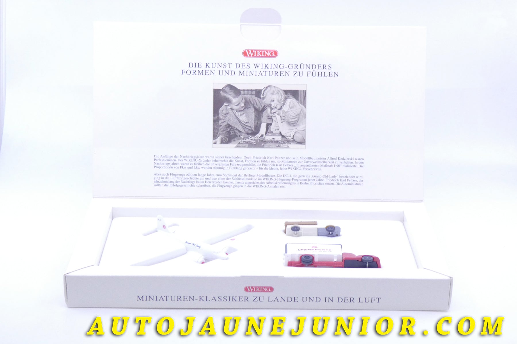 Le Wiking Coffret Coffret "Les classiques miniatures sur terre et dans les airs"  est en vente sur Auto Jaune Junior ! Découvrez nos collections de diecast Tekno, Politoys, Mebetoys, Mercury, Joal, Diapet, Märklin, TootsieToys.AutoJaune Junior ; Vous avez le même jouet ? Profitez de notre expertise pour vous accompagner dans la vente de vos modèles ou votre collection ! Nous achetons tous lots de miniatures ! Contactez nous !
