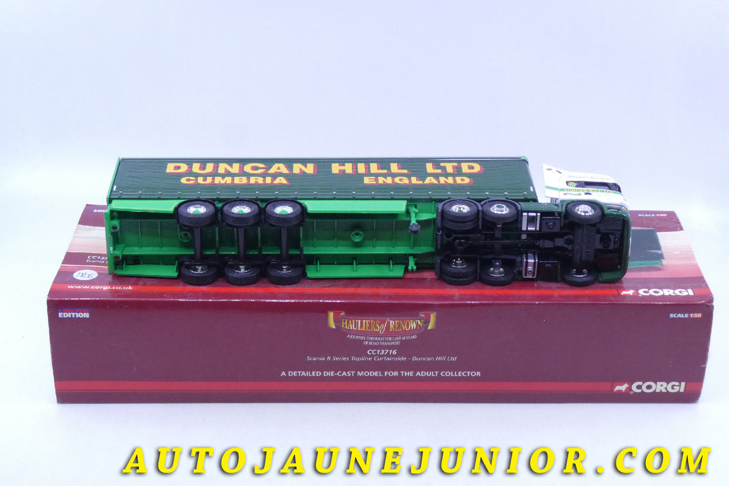 Le #2612 - Corgi Toys - Scania - R Serie - Semi Remorque Fourgon bâché "Duncan Hill" est en vente sur Auto Jaune Junior ! Tekno, Politoys, Mebetoys, Mercury, Joal, Diapet, Märklin, TootsieToys.Vous avez le même jouet ? Profitez de notre expertise pour vous accompagner dans la vente de vos modèles ou votre collection ! Nous achetons tous lots de miniatures ! Contactez nous ! contact@autojaunejunior.com. 