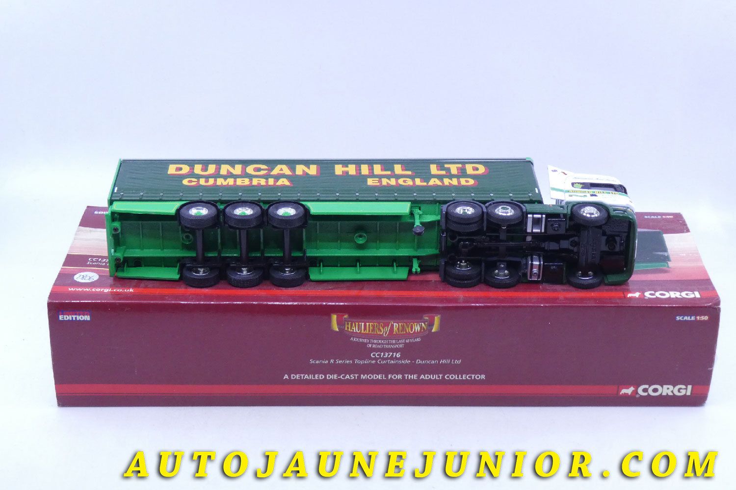 Le #2612 - Corgi Toys - Scania - R Serie - Semi Remorque Fourgon bâché "Duncan Hill" est en vente sur Auto Jaune Junior ! Tekno, Politoys, Mebetoys, Mercury, Joal, Diapet, Märklin, TootsieToys.Vous avez le même jouet ? Profitez de notre expertise pour vous accompagner dans la vente de vos modèles ou votre collection ! Nous achetons tous lots de miniatures ! Contactez nous ! contact@autojaunejunior.com. 