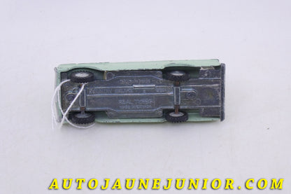 Le Hubley Ford Country squire break tôlé Buy Real type est en vente sur Auto Jaune Junior ! Découvrez nos collections de diecast Tekno, Politoys, Mebetoys, Mercury, Joal, Diapet, Märklin, TootsieToys.AutoJaune Junior ; Vous avez le même jouet ? Profitez de notre expertise pour vous accompagner dans la vente de vos modèles ou votre collection ! Nous achetons tous lots de miniatures ! Contactez nous !