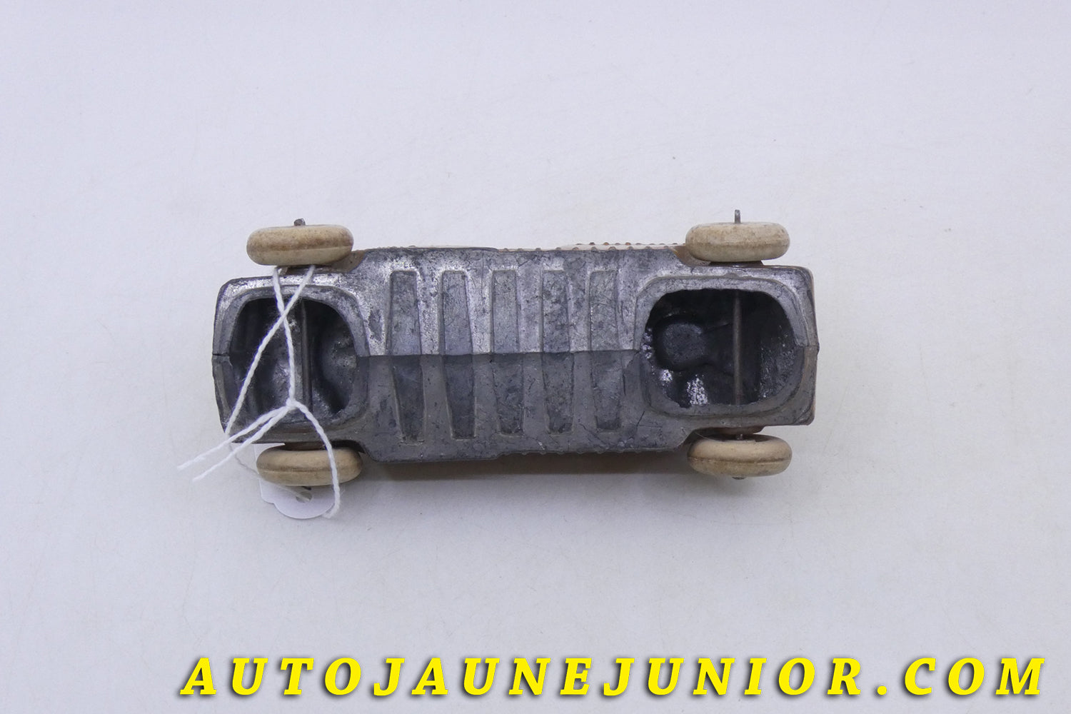 Le Manoil Engin Canon Automoteur est en vente sur Auto Jaune Junior ! Découvrez nos collections de diecast Tekno, Politoys, Mebetoys, Mercury, Joal, Diapet, Märklin, TootsieToys.AutoJaune Junior ; Vous avez le même jouet ? Profitez de notre expertise pour vous accompagner dans la vente de vos modèles ou votre collection ! Nous achetons tous lots de miniatures ! Contactez nous !