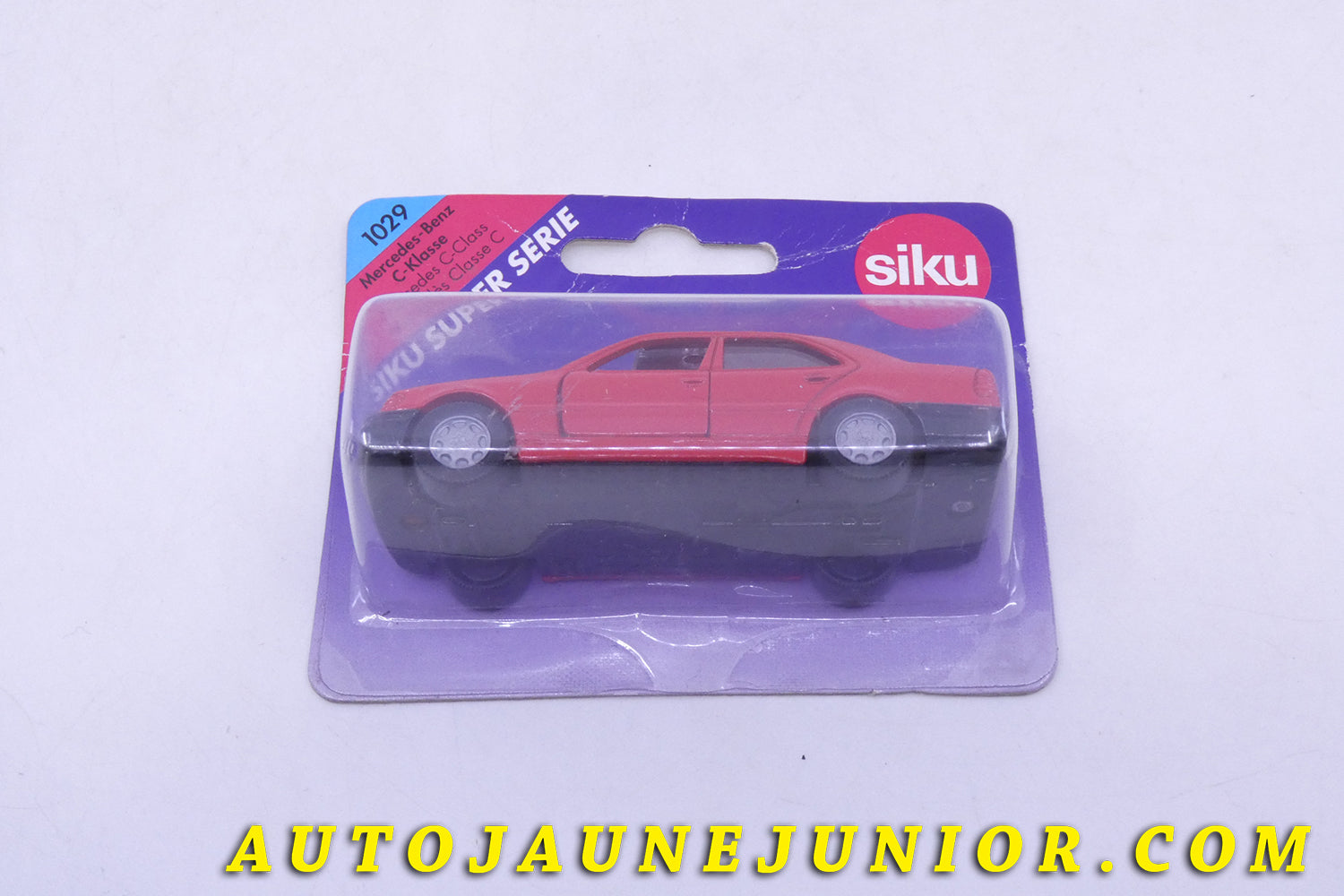 Le Siku Mercedes C220 berline est en vente sur Auto Jaune Junior ! Découvrez nos collections de diecast Tekno, Politoys, Mebetoys, Mercury, Joal, Diapet, Märklin, TootsieToys.AutoJaune Junior ; Vous avez le même jouet ? Profitez de notre expertise pour vous accompagner dans la vente de vos modèles ou votre collection ! Nous achetons tous lots de miniatures ! Contactez nous !