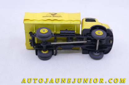 Le Vilmer Mercedes Camion ridelles bâché "Deutsche Bundespost" (Version pour le marché allemand) est en vente sur Auto Jaune Junior ! Découvrez nos collections de diecast Tekno, Politoys, Mebetoys, Mercury, Joal, Diapet, Märklin, TootsieToys.AutoJaune Junior ; Vous avez le même jouet ? Profitez de notre expertise pour vous accompagner dans la vente de vos modèles ou votre collection ! Nous achetons tous lots de miniatures ! Contactez nous !