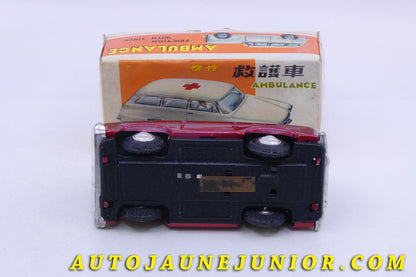 Le Chine Breack Ambulance est en vente sur Auto Jaune Junior ! Découvrez nos collections de diecast Tekno, Politoys, Mebetoys, Mercury, Joal, Diapet, Märklin, TootsieToys.AutoJaune Junior ; Vous avez le même jouet ? Profitez de notre expertise pour vous accompagner dans la vente de vos modèles ou votre collection ! Nous achetons tous lots de miniatures ! Contactez nous !