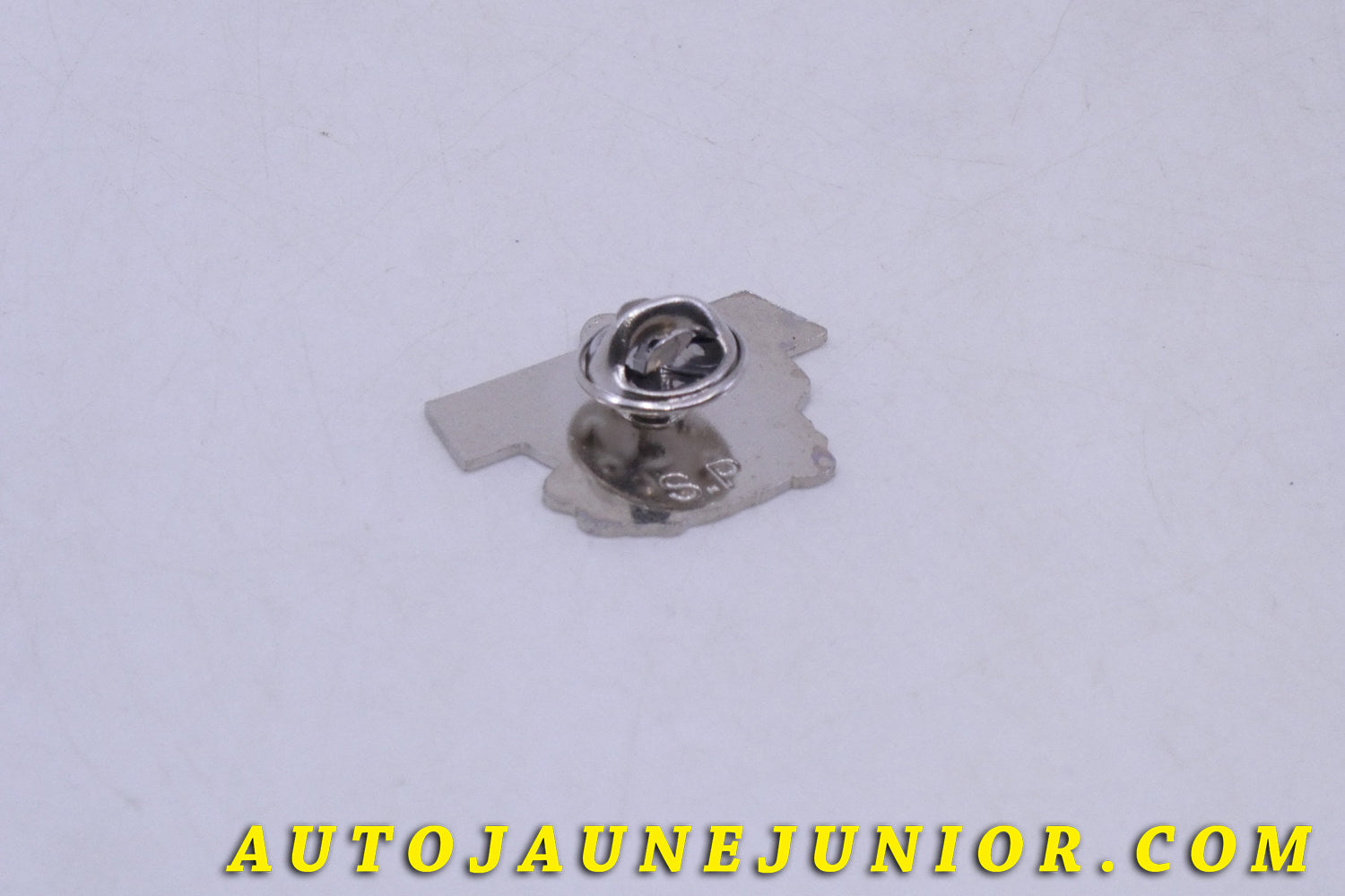 Le Majorette Pin's PIN'S Majorette est en vente sur Auto Jaune Junior ! Découvrez nos collections de diecast Tekno, Politoys, Mebetoys, Mercury, Joal, Diapet, Märklin, TootsieToys.AutoJaune Junior ; Vous avez le même jouet ? Profitez de notre expertise pour vous accompagner dans la vente de vos modèles ou votre collection ! Nous achetons tous lots de miniatures ! Contactez nous !