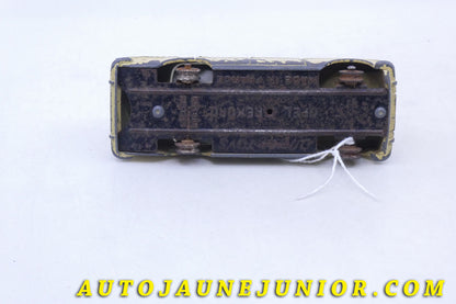 Le Dinky Toys Opel Rekord est en vente sur Auto Jaune Junior ! Découvrez nos collections de diecast Tekno, Politoys, Mebetoys, Mercury, Joal, Diapet, Märklin, TootsieToys.AutoJaune Junior ; Vous avez le même jouet ? Profitez de notre expertise pour vous accompagner dans la vente de vos modèles ou votre collection ! Nous achetons tous lots de miniatures ! Contactez nous !