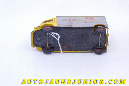 Le Dinky Toys Citroën 1200Kgs Philips est en vente sur Auto Jaune Junior ! Découvrez nos collections de diecast Tekno, Politoys, Mebetoys, Mercury, Joal, Diapet, Märklin, TootsieToys.AutoJaune Junior ; Vous avez le même jouet ? Profitez de notre expertise pour vous accompagner dans la vente de vos modèles ou votre collection ! Nous achetons tous lots de miniatures ! Contactez nous !