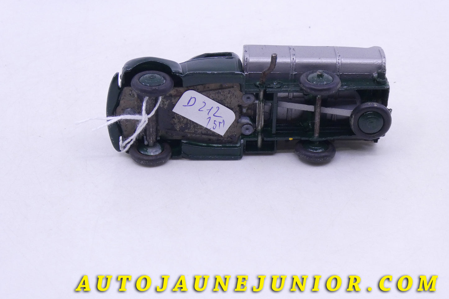 Le Dinky Toys Studebaker camion benne basculante est en vente sur Auto Jaune Junior ! Découvrez nos collections de diecast Tekno, Politoys, Mebetoys, Mercury, Joal, Diapet, Märklin, TootsieToys.AutoJaune Junior ; Vous avez le même jouet ? Profitez de notre expertise pour vous accompagner dans la vente de vos modèles ou votre collection ! Nous achetons tous lots de miniatures ! Contactez nous !