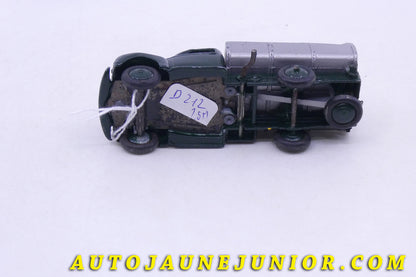 Le Dinky Toys Studebaker camion benne basculante est en vente sur Auto Jaune Junior ! Découvrez nos collections de diecast Tekno, Politoys, Mebetoys, Mercury, Joal, Diapet, Märklin, TootsieToys.AutoJaune Junior ; Vous avez le même jouet ? Profitez de notre expertise pour vous accompagner dans la vente de vos modèles ou votre collection ! Nous achetons tous lots de miniatures ! Contactez nous !