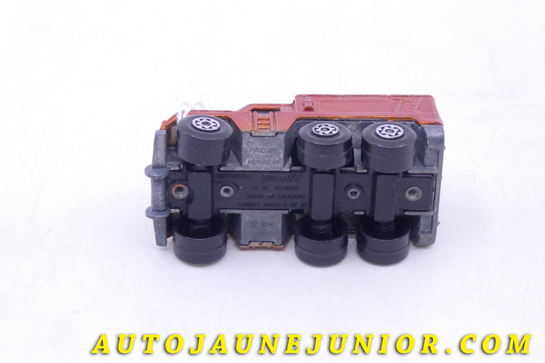 Le Matchbox Aucun Badger Truck est en vente sur Auto Jaune Junior ! Découvrez nos collections de diecast Tekno, Politoys, Mebetoys, Mercury, Joal, Diapet, Märklin, TootsieToys.AutoJaune Junior ; Vous avez le même jouet ? Profitez de notre expertise pour vous accompagner dans la vente de vos modèles ou votre collection ! Nous achetons tous lots de miniatures ! Contactez nous !