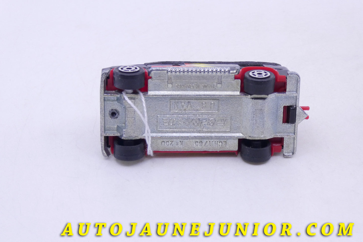 Le Majorette Auto US Van est en vente sur Auto Jaune Junior ! Découvrez nos collections de diecast Tekno, Politoys, Mebetoys, Mercury, Joal, Diapet, Märklin, TootsieToys.AutoJaune Junior ; Vous avez le même jouet ? Profitez de notre expertise pour vous accompagner dans la vente de vos modèles ou votre collection ! Nous achetons tous lots de miniatures ! Contactez nous !