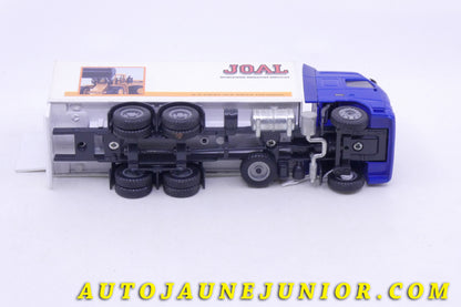 Le Joal Volvo FH16 est en vente sur Auto Jaune Junior ! Découvrez nos collections de diecast Tekno, Politoys, Mebetoys, Mercury, Joal, Diapet, Märklin, TootsieToys.AutoJaune Junior ; Vous avez le même jouet ? Profitez de notre expertise pour vous accompagner dans la vente de vos modèles ou votre collection ! Nous achetons tous lots de miniatures ! Contactez nous !