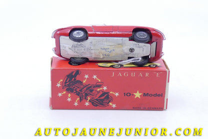 Le Tekno Jaguar Type E cabriolet est en vente sur Auto Jaune Junior ! Découvrez nos collections de diecast Tekno, Politoys, Mebetoys, Mercury, Joal, Diapet, Märklin, TootsieToys.AutoJaune Junior ; Vous avez le même jouet ? Profitez de notre expertise pour vous accompagner dans la vente de vos modèles ou votre collection ! Nous achetons tous lots de miniatures ! Contactez nous !