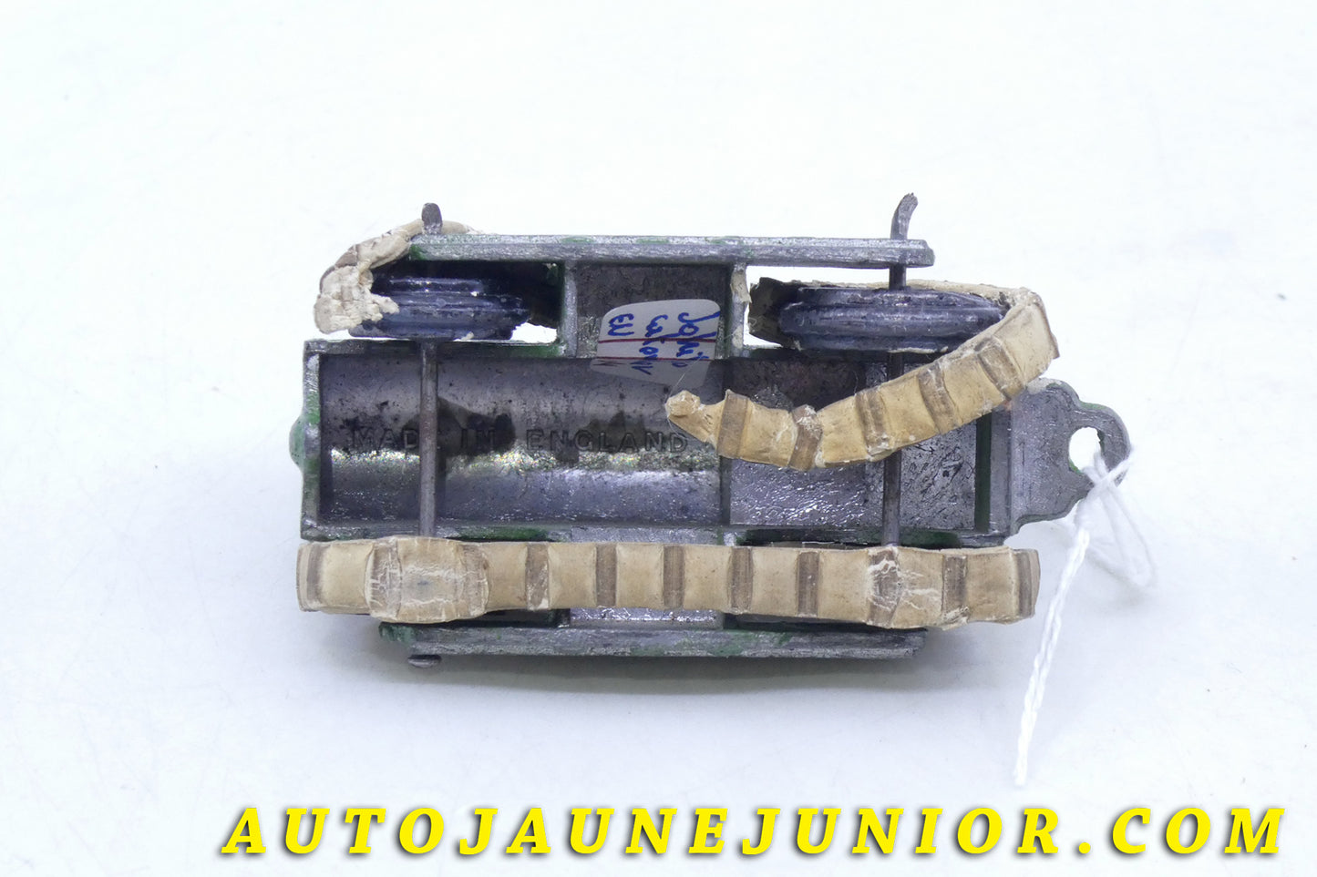 Le Jo Hill & Co Caterpillar Tracteur à Chenilles est en vente sur Auto Jaune Junior ! Découvrez nos collections de diecast Tekno, Politoys, Mebetoys, Mercury, Joal, Diapet, Märklin, TootsieToys.AutoJaune Junior ; Vous avez le même jouet ? Profitez de notre expertise pour vous accompagner dans la vente de vos modèles ou votre collection ! Nous achetons tous lots de miniatures ! Contactez nous !