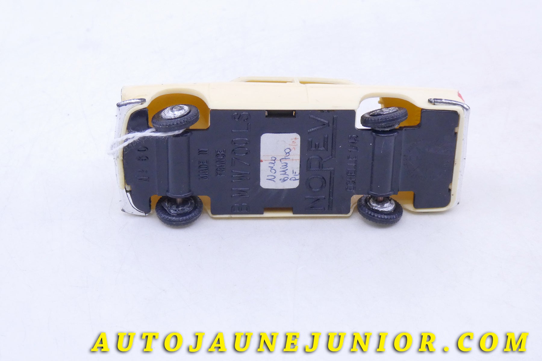 Le Norev BMW 700 LS (Série Baby) est en vente sur Auto Jaune Junior ! Découvrez nos collections de diecast Tekno, Politoys, Mebetoys, Mercury, Joal, Diapet, Märklin, TootsieToys.AutoJaune Junior ; Vous avez le même jouet ? Profitez de notre expertise pour vous accompagner dans la vente de vos modèles ou votre collection ! Nous achetons tous lots de miniatures ! Contactez nous !