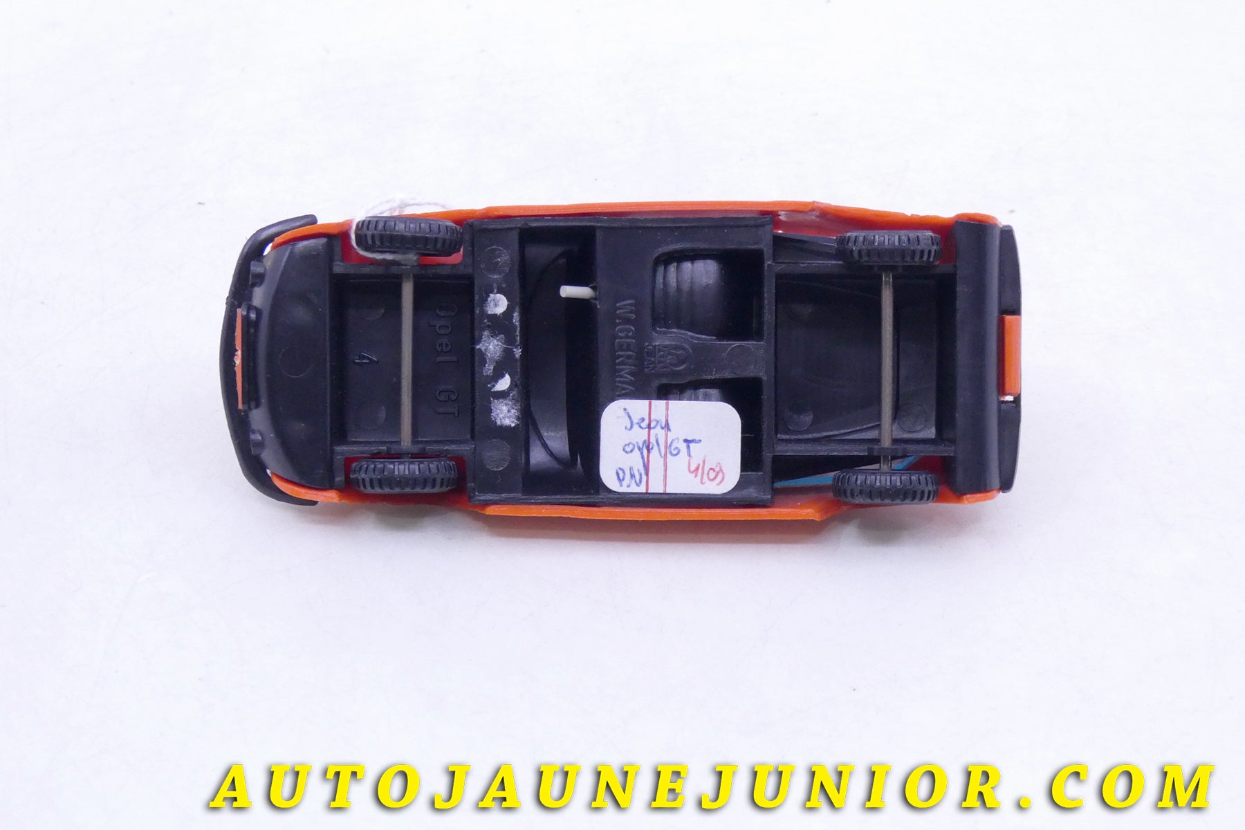 Le Jean Opel GT Coupé est en vente sur Auto Jaune Junior ! Découvrez nos collections de diecast Tekno, Politoys, Mebetoys, Mercury, Joal, Diapet, Märklin, TootsieToys.AutoJaune Junior ; Vous avez le même jouet ? Profitez de notre expertise pour vous accompagner dans la vente de vos modèles ou votre collection ! Nous achetons tous lots de miniatures ! Contactez nous !
