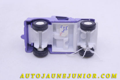 Le Tootsietoys Willys Pick Up est en vente sur Auto Jaune Junior ! Découvrez nos collections de diecast Tekno, Politoys, Mebetoys, Mercury, Joal, Diapet, Märklin, TootsieToys.Vous avez le même jouet ? Profitez de notre expertise pour vous accompagner dans la vente de vos modèles ou votre collection ! Nous achetons tous lots de miniatures ! Contactez nous !