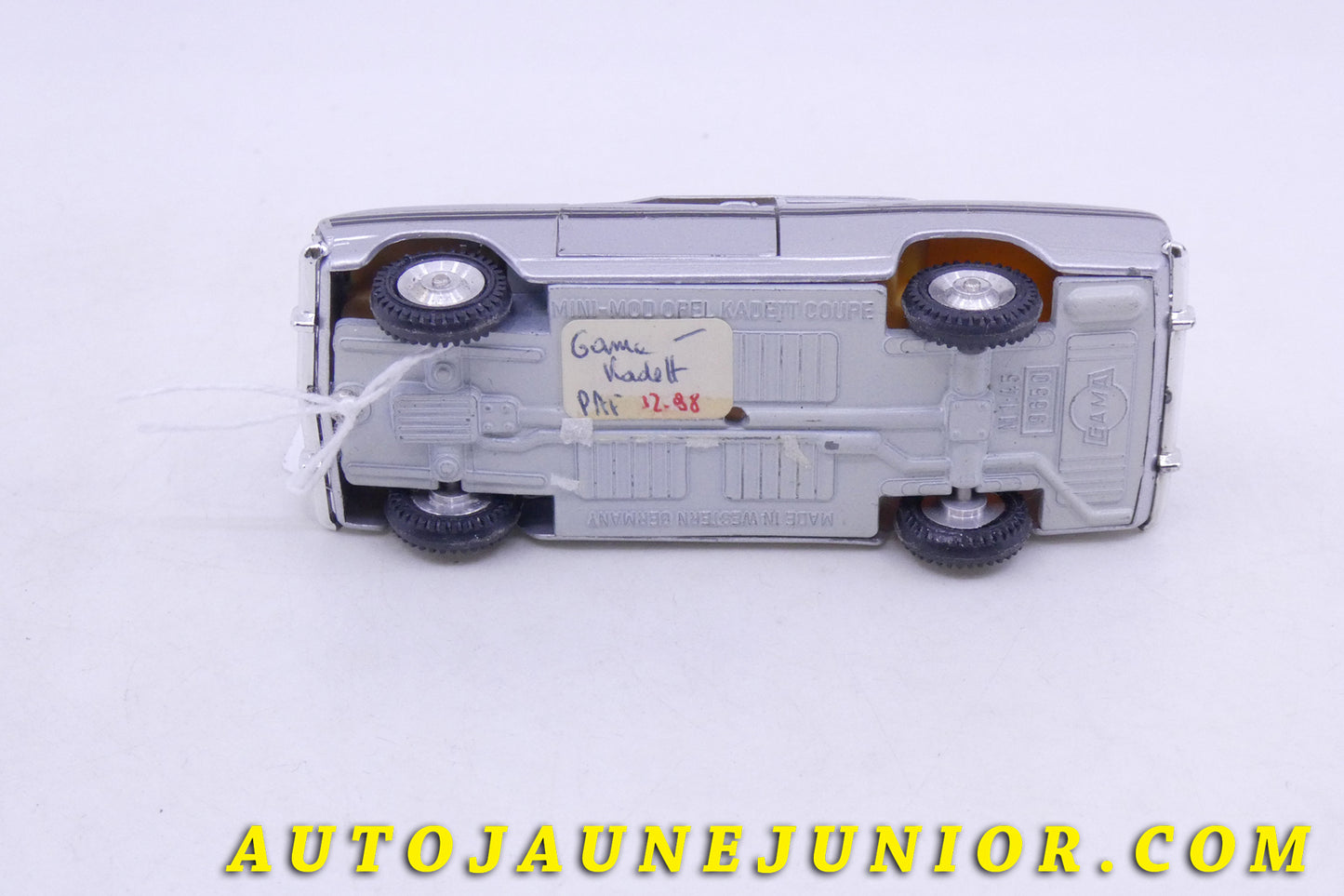 Le Gama Opel Kadett fastback est en vente sur Auto Jaune Junior ! Découvrez nos collections de diecast Tekno, Politoys, Mebetoys, Mercury, Joal, Diapet, Märklin, TootsieToys.AutoJaune Junior ; Vous avez le même jouet ? Profitez de notre expertise pour vous accompagner dans la vente de vos modèles ou votre collection ! Nous achetons tous lots de miniatures ! Contactez nous !