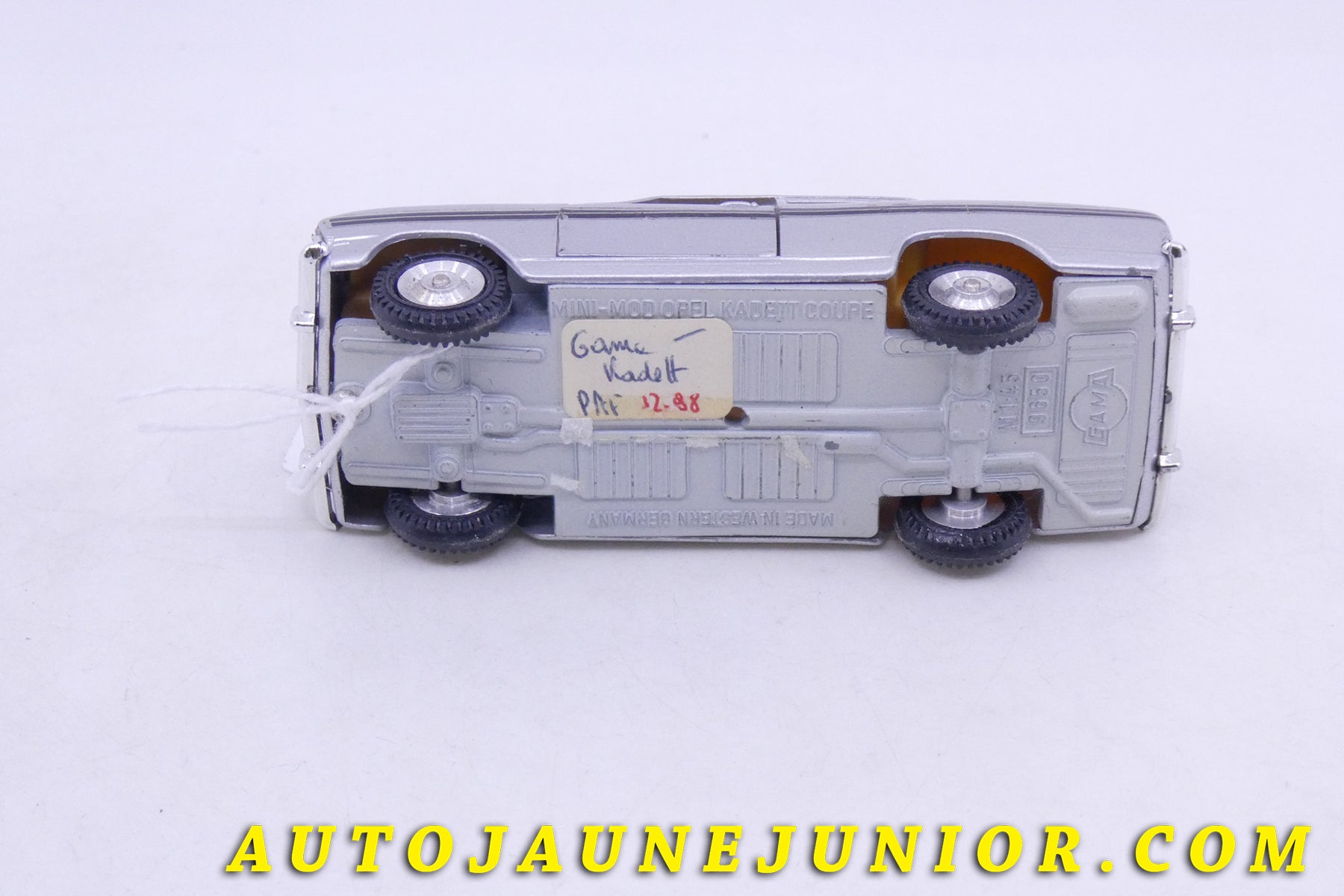 Le Gama Opel Kadett fastback est en vente sur Auto Jaune Junior ! Découvrez nos collections de diecast Tekno, Politoys, Mebetoys, Mercury, Joal, Diapet, Märklin, TootsieToys.AutoJaune Junior ; Vous avez le même jouet ? Profitez de notre expertise pour vous accompagner dans la vente de vos modèles ou votre collection ! Nous achetons tous lots de miniatures ! Contactez nous !