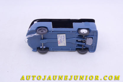 Le Wiking Volkswagen Kombi minibus est en vente sur Auto Jaune Junior ! Découvrez nos collections de diecast Tekno, Politoys, Mebetoys, Mercury, Joal, Diapet, Märklin, TootsieToys.AutoJaune Junior ; Vous avez le même jouet ? Profitez de notre expertise pour vous accompagner dans la vente de vos modèles ou votre collection ! Nous achetons tous lots de miniatures ! Contactez nous !