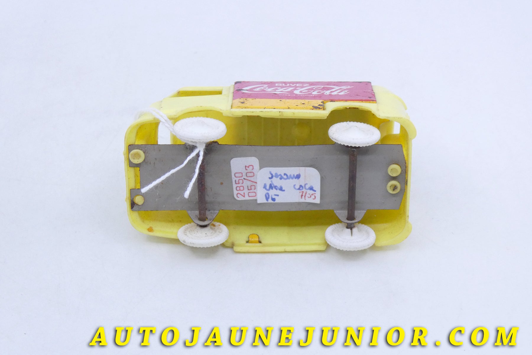 Le Sésame Renault Estafette Coca Cola est en vente sur Auto Jaune Junior ! Découvrez nos collections de diecast Tekno, Politoys, Mebetoys, Mercury, Joal, Diapet, Märklin, TootsieToys.AutoJaune Junior ; Vous avez le même jouet ? Profitez de notre expertise pour vous accompagner dans la vente de vos modèles ou votre collection ! Nous achetons tous lots de miniatures ! Contactez nous !