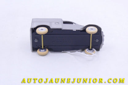 Le JRD Citroën 2cv'61 camionnette est en vente sur Auto Jaune Junior ! Découvrez nos collections de diecast Tekno, Politoys, Mebetoys, Mercury, Joal, Diapet, Märklin, TootsieToys.AutoJaune Junior ; Vous avez le même jouet ? Profitez de notre expertise pour vous accompagner dans la vente de vos modèles ou votre collection ! Nous achetons tous lots de miniatures ! Contactez nous !