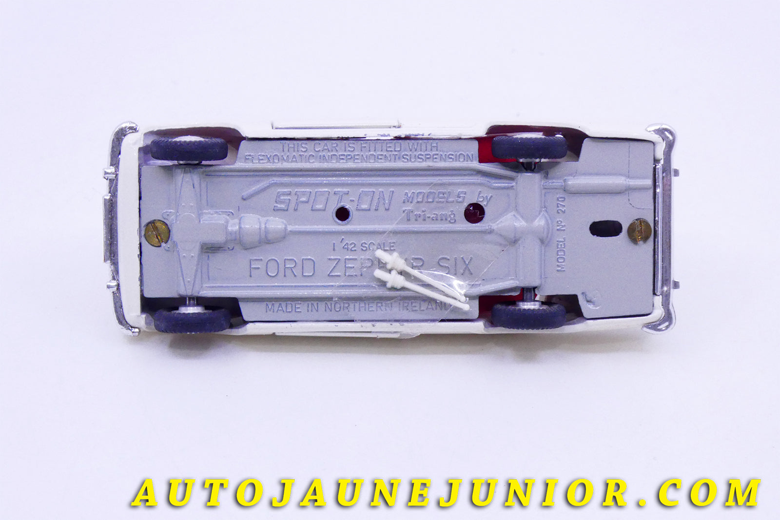 Le #3421 - Spot-On - Ford - Zephyr 6 (Repeint) est en vente sur Auto Jaune Junior ! Tekno, Politoys, Mebetoys, Mercury, Joal, Diapet, Märklin, TootsieToys.Vous avez le même jouet ? Profitez de notre expertise pour vous accompagner dans la vente de vos modèles ou votre collection ! Nous achetons tous lots de miniatures ! Contactez nous ! contact@autojaunejunior.com. 