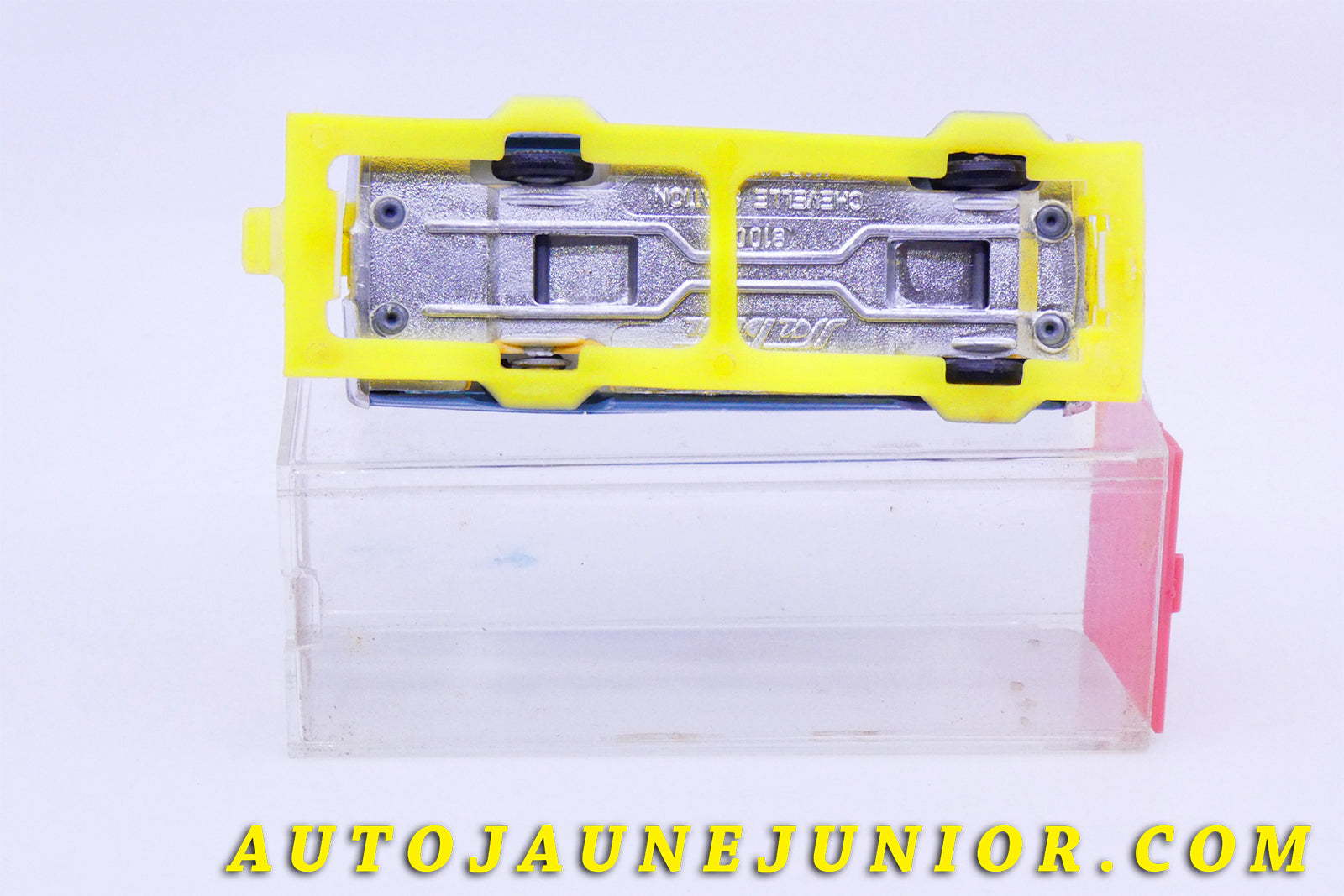 Le #3434 - Gamda - Chevrolet - Chevelle Break est en vente sur Auto Jaune Junior ! Tekno, Politoys, Mebetoys, Mercury, Joal, Diapet, Märklin, TootsieToys.Vous avez le même jouet ? Profitez de notre expertise pour vous accompagner dans la vente de vos modèles ou votre collection ! Nous achetons tous lots de miniatures ! Contactez nous ! contact@autojaunejunior.com. 
