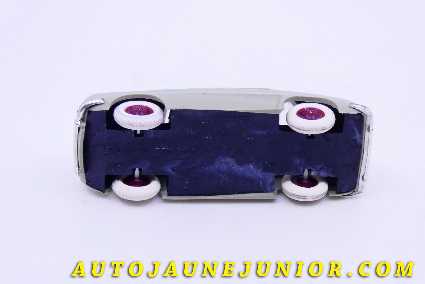 Le #3435 - Minialuxe - Renault - Dauphine "Cheque Tintins" est en vente sur Auto Jaune Junior ! Tekno, Politoys, Mebetoys, Mercury, Joal, Diapet, Märklin, TootsieToys.Vous avez le même jouet ? Profitez de notre expertise pour vous accompagner dans la vente de vos modèles ou votre collection ! Nous achetons tous lots de miniatures ! Contactez nous ! contact@autojaunejunior.com. 