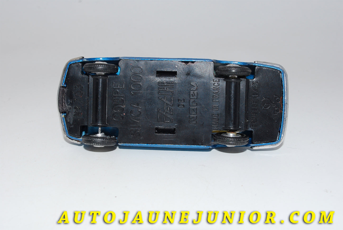 Le #3464 - Norev - Simca - 1000 Coupé Bertone est en vente sur Auto Jaune Junior ! Tekno, Politoys, Mebetoys, Mercury, Joal, Diapet, Märklin, TootsieToys.Vous avez le même jouet ? Profitez de notre expertise pour vous accompagner dans la vente de vos modèles ou votre collection ! Nous achetons tous lots de miniatures ! Contactez nous ! contact@autojaunejunior.com. 
