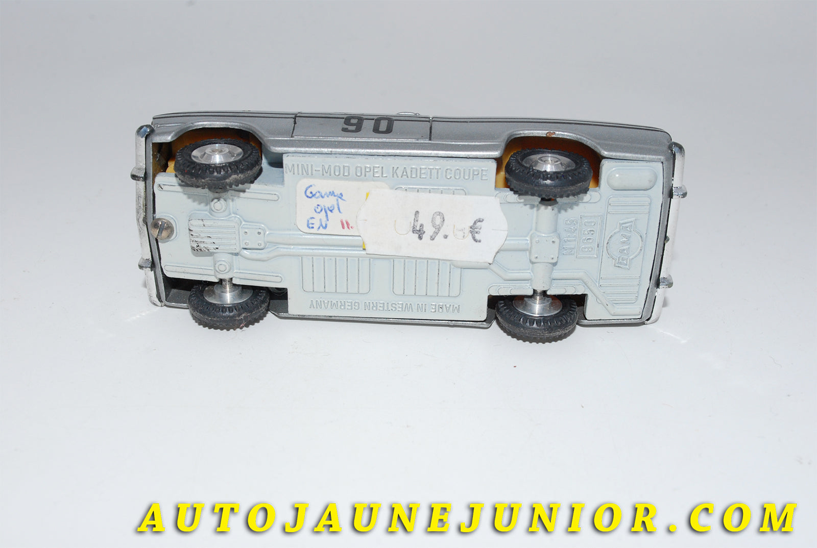 Le #3467 - Gama - Opel - Kadett Coupé 'Rally" est en vente sur Auto Jaune Junior ! Tekno, Politoys, Mebetoys, Mercury, Joal, Diapet, Märklin, TootsieToys.Vous avez le même jouet ? Profitez de notre expertise pour vous accompagner dans la vente de vos modèles ou votre collection ! Nous achetons tous lots de miniatures ! Contactez nous ! contact@autojaunejunior.com. 