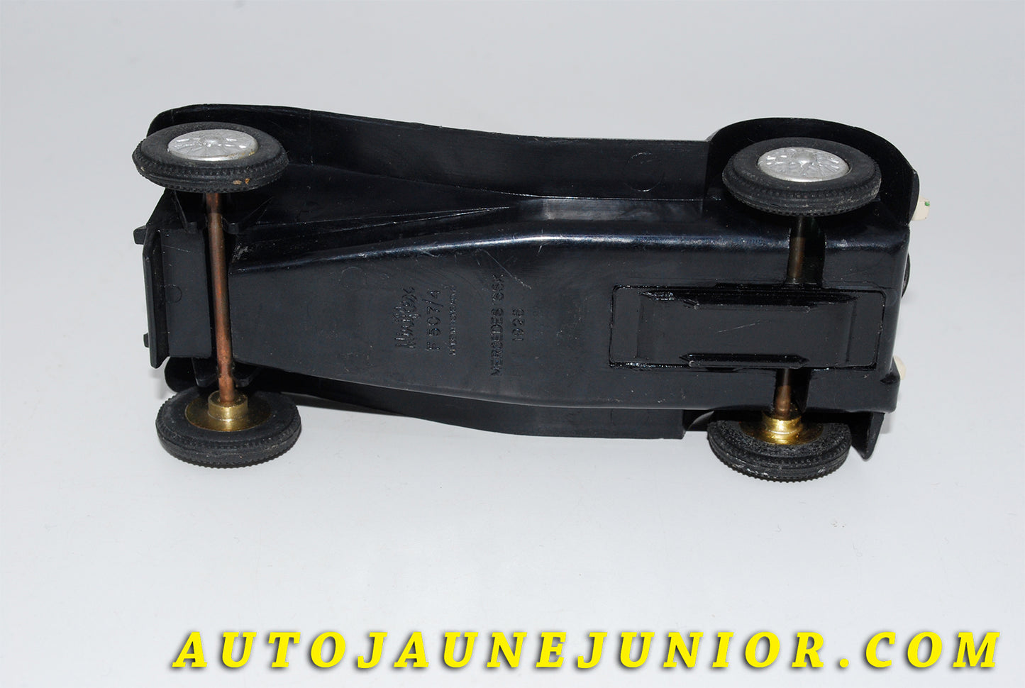 Le #3471 - Miniflex - Mercedes - SSK 1928 est en vente sur Auto Jaune Junior ! Tekno, Politoys, Mebetoys, Mercury, Joal, Diapet, Märklin, TootsieToys.Vous avez le même jouet ? Profitez de notre expertise pour vous accompagner dans la vente de vos modèles ou votre collection ! Nous achetons tous lots de miniatures ! Contactez nous ! contact@autojaunejunior.com. 