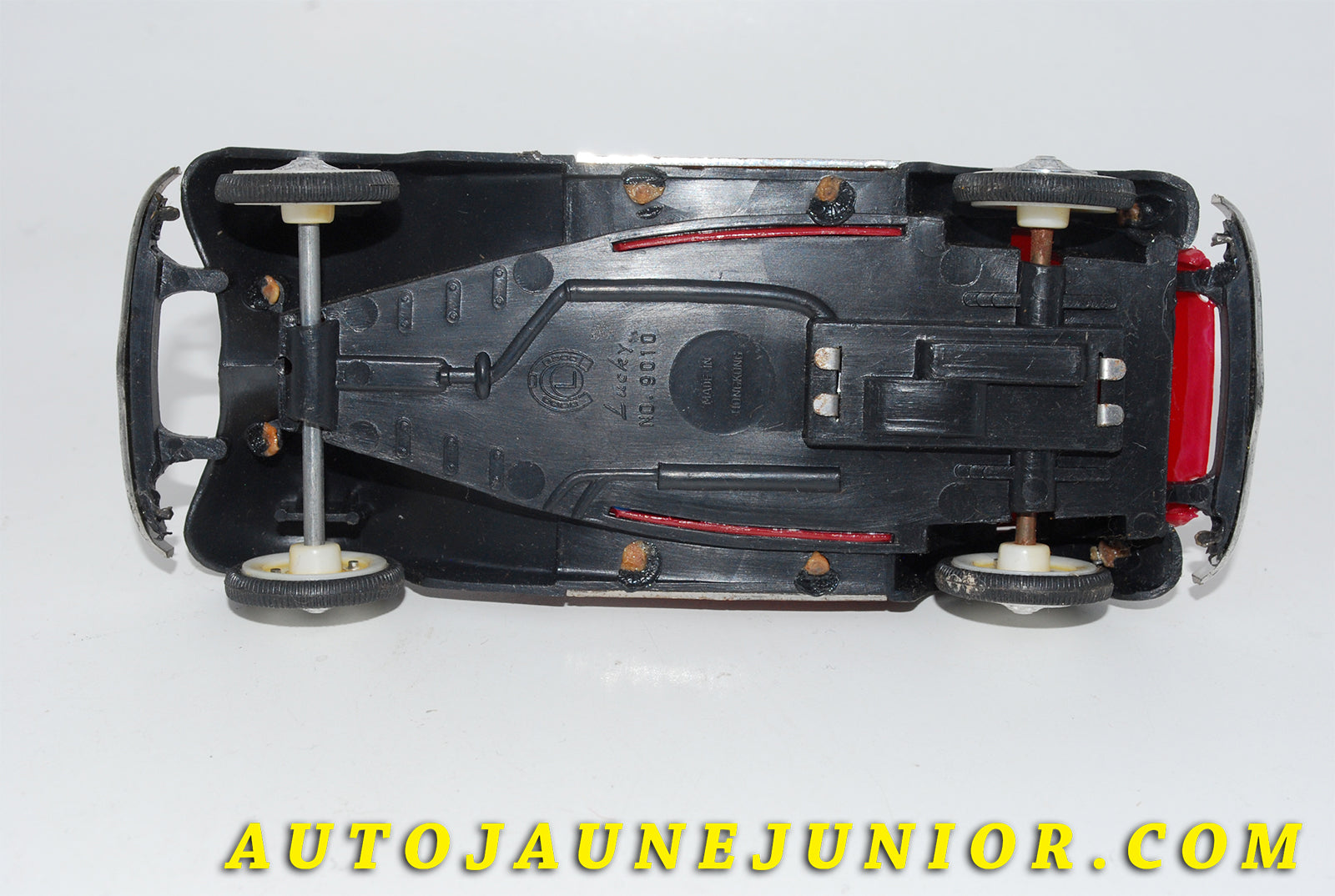 Le #3476 - Lucky - Ford - A Coupé ( à Fric tion) est en vente sur Auto Jaune Junior ! Tekno, Politoys, Mebetoys, Mercury, Joal, Diapet, Märklin, TootsieToys.Vous avez le même jouet ? Profitez de notre expertise pour vous accompagner dans la vente de vos modèles ou votre collection ! Nous achetons tous lots de miniatures ! Contactez nous ! contact@autojaunejunior.com. 