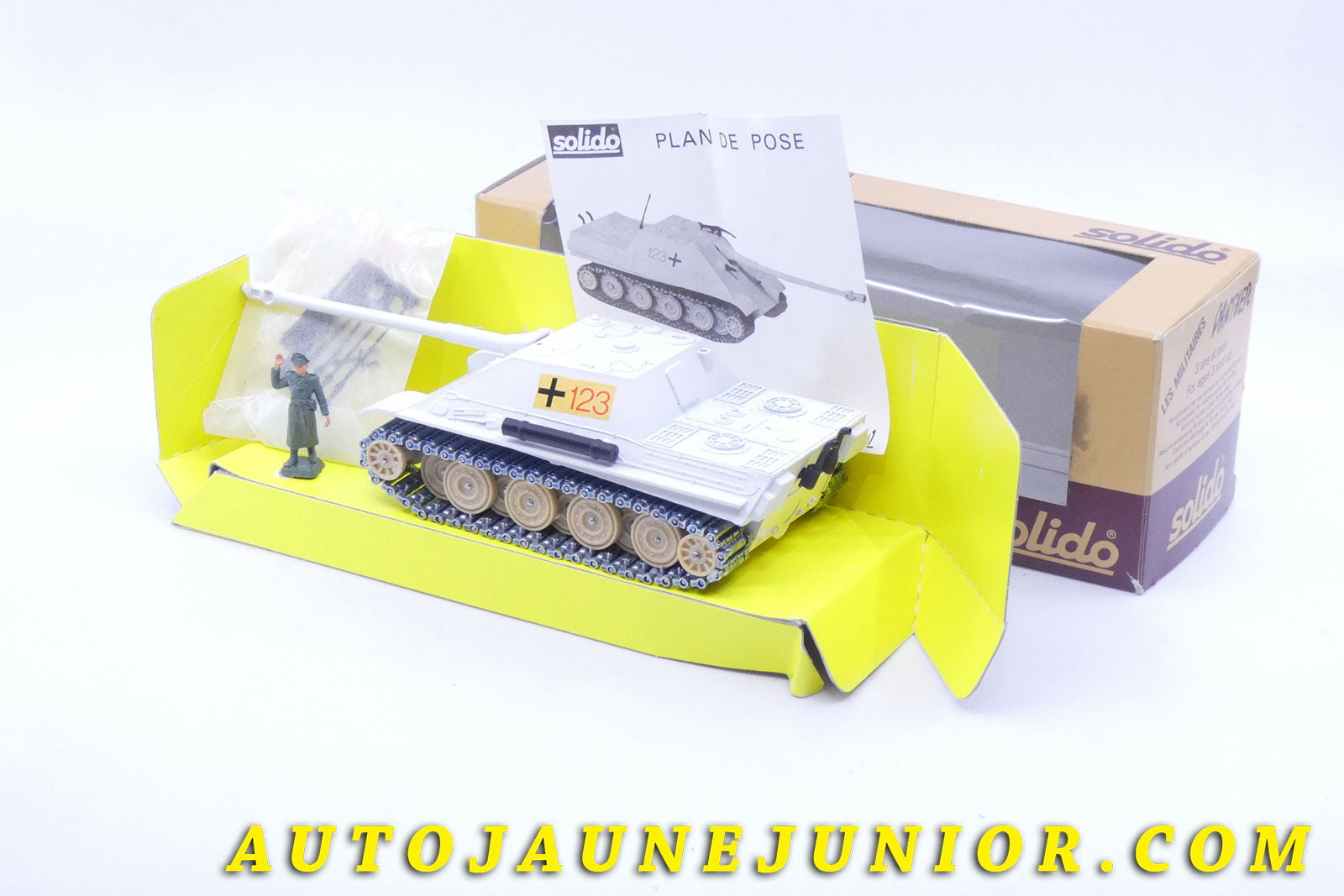 Le #3502 - Solido - Char - Jagdpanther Neige est en vente sur Auto Jaune Junior ! Tekno, Politoys, Mebetoys, Mercury, Joal, Diapet, Märklin, TootsieToys.Vous avez le même jouet ? Profitez de notre expertise pour vous accompagner dans la vente de vos modèles ou votre collection ! Nous achetons tous lots de miniatures ! Contactez nous ! contact@autojaunejunior.com. 