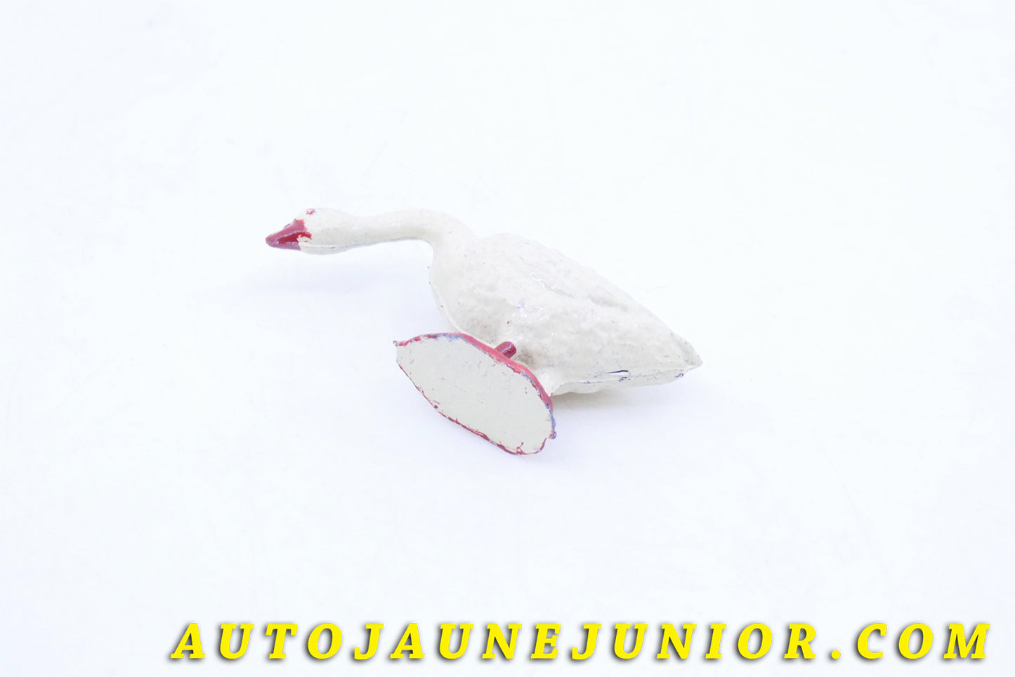 Le #3618 - France (PH) - Animal - Oie est en vente sur Auto Jaune Junior ! Tekno, Politoys, Mebetoys, Mercury, Joal, Diapet, Märklin, TootsieToys.Vous avez le même jouet ? Profitez de notre expertise pour vous accompagner dans la vente de vos modèles ou votre collection ! Nous achetons tous lots de miniatures ! Contactez nous ! contact@autojaunejunior.com. 