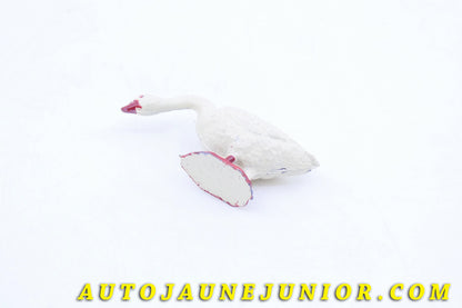 Le #3618 - France (PH) - Animal - Oie est en vente sur Auto Jaune Junior ! Tekno, Politoys, Mebetoys, Mercury, Joal, Diapet, Märklin, TootsieToys.Vous avez le même jouet ? Profitez de notre expertise pour vous accompagner dans la vente de vos modèles ou votre collection ! Nous achetons tous lots de miniatures ! Contactez nous ! contact@autojaunejunior.com. 