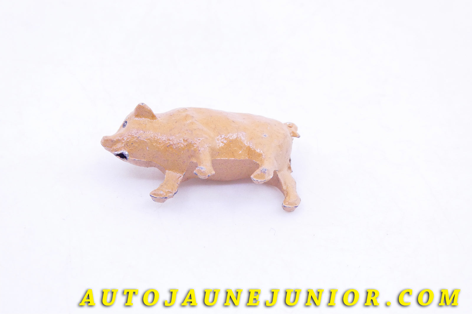 Le #3625 - France (PH) - Animal - Petit cochon est en vente sur Auto Jaune Junior ! Tekno, Politoys, Mebetoys, Mercury, Joal, Diapet, Märklin, TootsieToys.Vous avez le même jouet ? Profitez de notre expertise pour vous accompagner dans la vente de vos modèles ou votre collection ! Nous achetons tous lots de miniatures ! Contactez nous ! contact@autojaunejunior.com. 