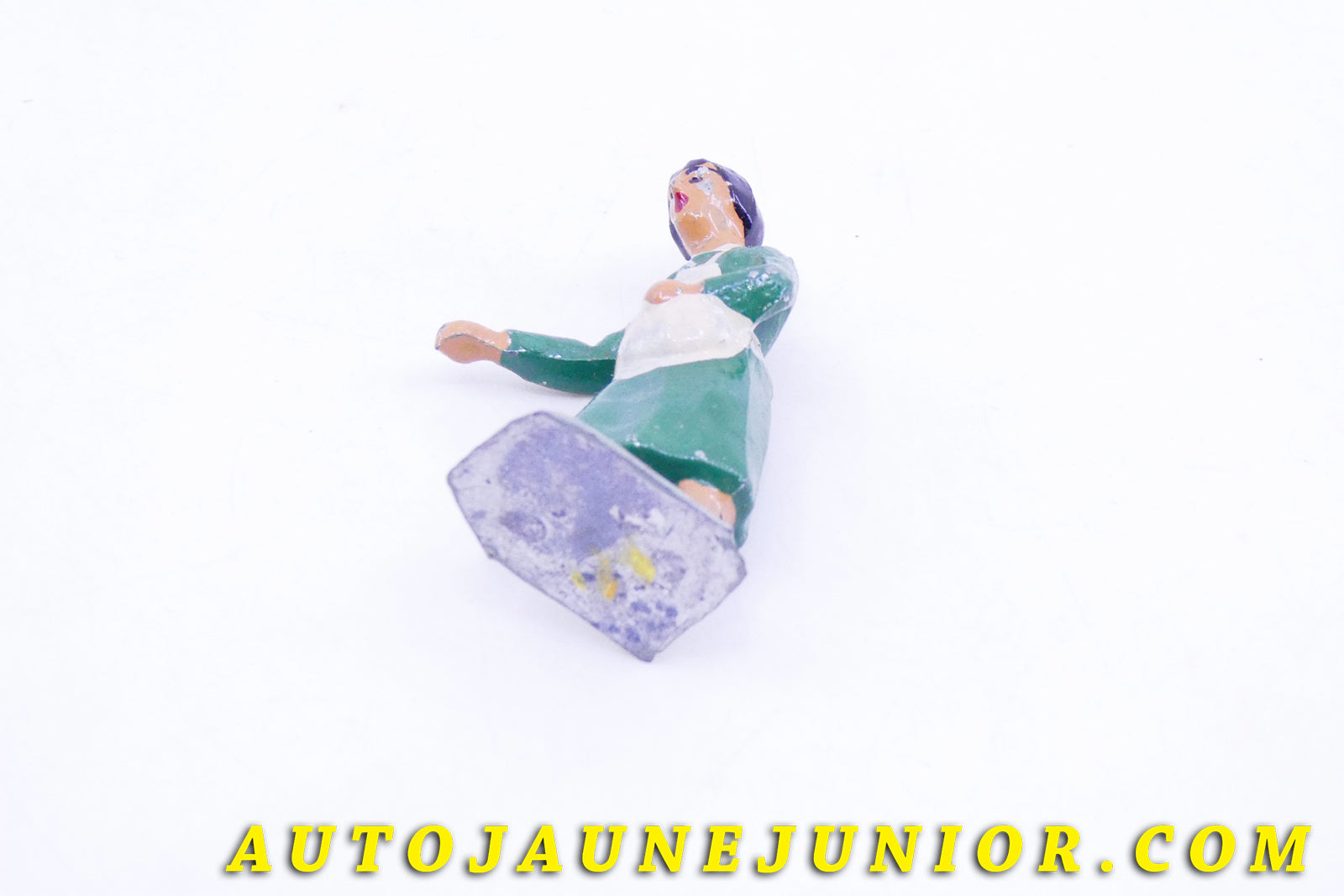 Le #3626 - France (PH) - Personnage - Paysanne est en vente sur Auto Jaune Junior ! Tekno, Politoys, Mebetoys, Mercury, Joal, Diapet, Märklin, TootsieToys.Vous avez le même jouet ? Profitez de notre expertise pour vous accompagner dans la vente de vos modèles ou votre collection ! Nous achetons tous lots de miniatures ! Contactez nous ! contact@autojaunejunior.com. 