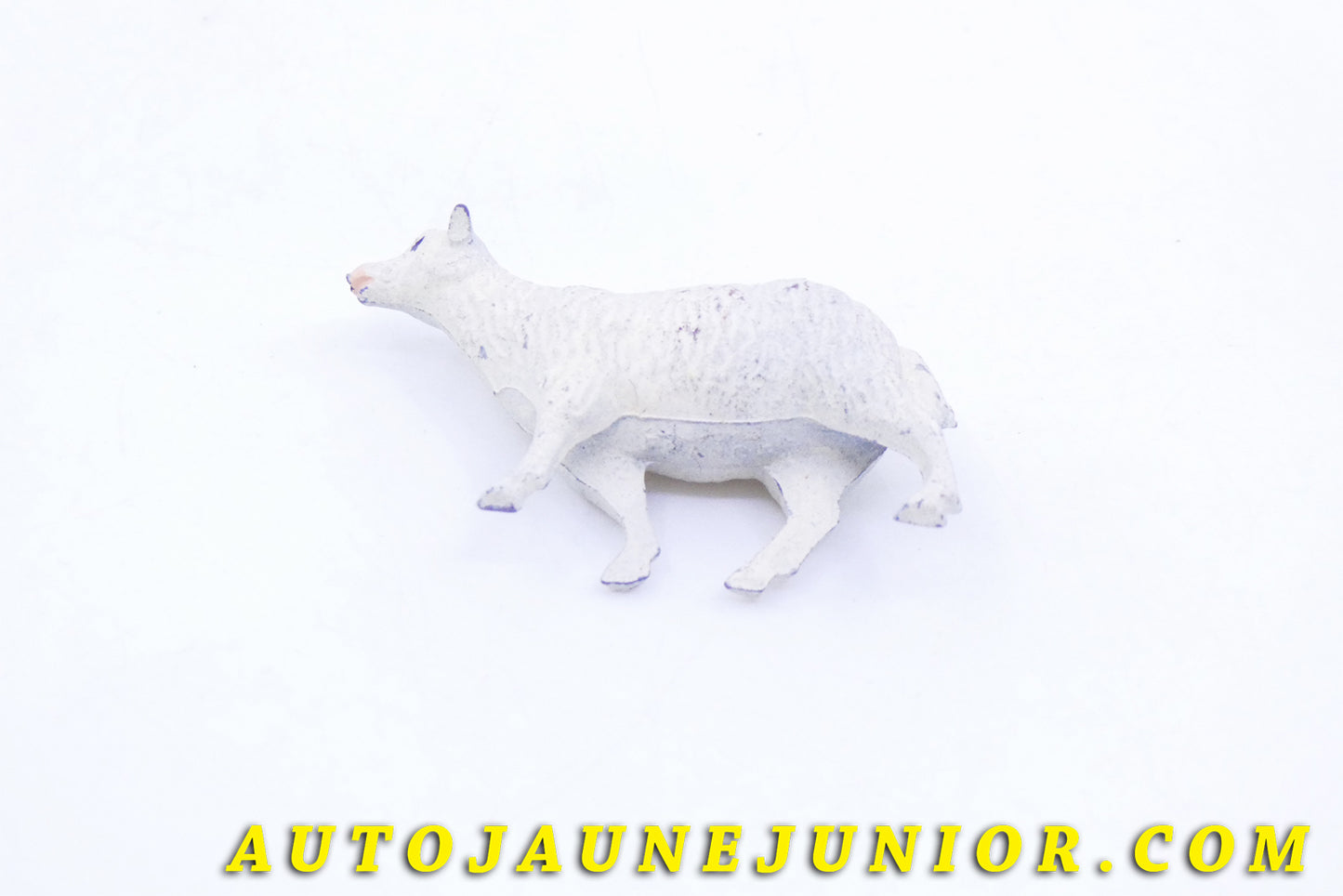 Le #3629 - France (PH) - Animal - Agneau est en vente sur Auto Jaune Junior ! Tekno, Politoys, Mebetoys, Mercury, Joal, Diapet, Märklin, TootsieToys.Vous avez le même jouet ? Profitez de notre expertise pour vous accompagner dans la vente de vos modèles ou votre collection ! Nous achetons tous lots de miniatures ! Contactez nous ! contact@autojaunejunior.com. 