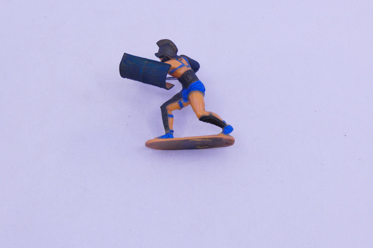 Le #3634 - Atlantic - Figurine - Gladiateur est en vente sur Auto Jaune Junior ! Tekno, Politoys, Mebetoys, Mercury, Joal, Diapet, Märklin, TootsieToys.Vous avez le même jouet ? Profitez de notre expertise pour vous accompagner dans la vente de vos modèles ou votre collection ! Nous achetons tous lots de miniatures ! Contactez nous ! contact@autojaunejunior.com. 