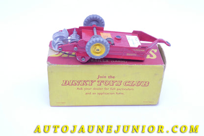 Le Dinky Toys Massey Harris Remorque épandeur est en vente sur Auto Jaune Junior ! Découvrez nos collections de diecast Tekno, Politoys, Mebetoys, Mercury, Joal, Diapet, Märklin, TootsieToys.AutoJaune Junior ; Vous avez le même jouet ? Profitez de notre expertise pour vous accompagner dans la vente de vos modèles ou votre collection ! Nous achetons tous lots de miniatures ! Contactez nous !