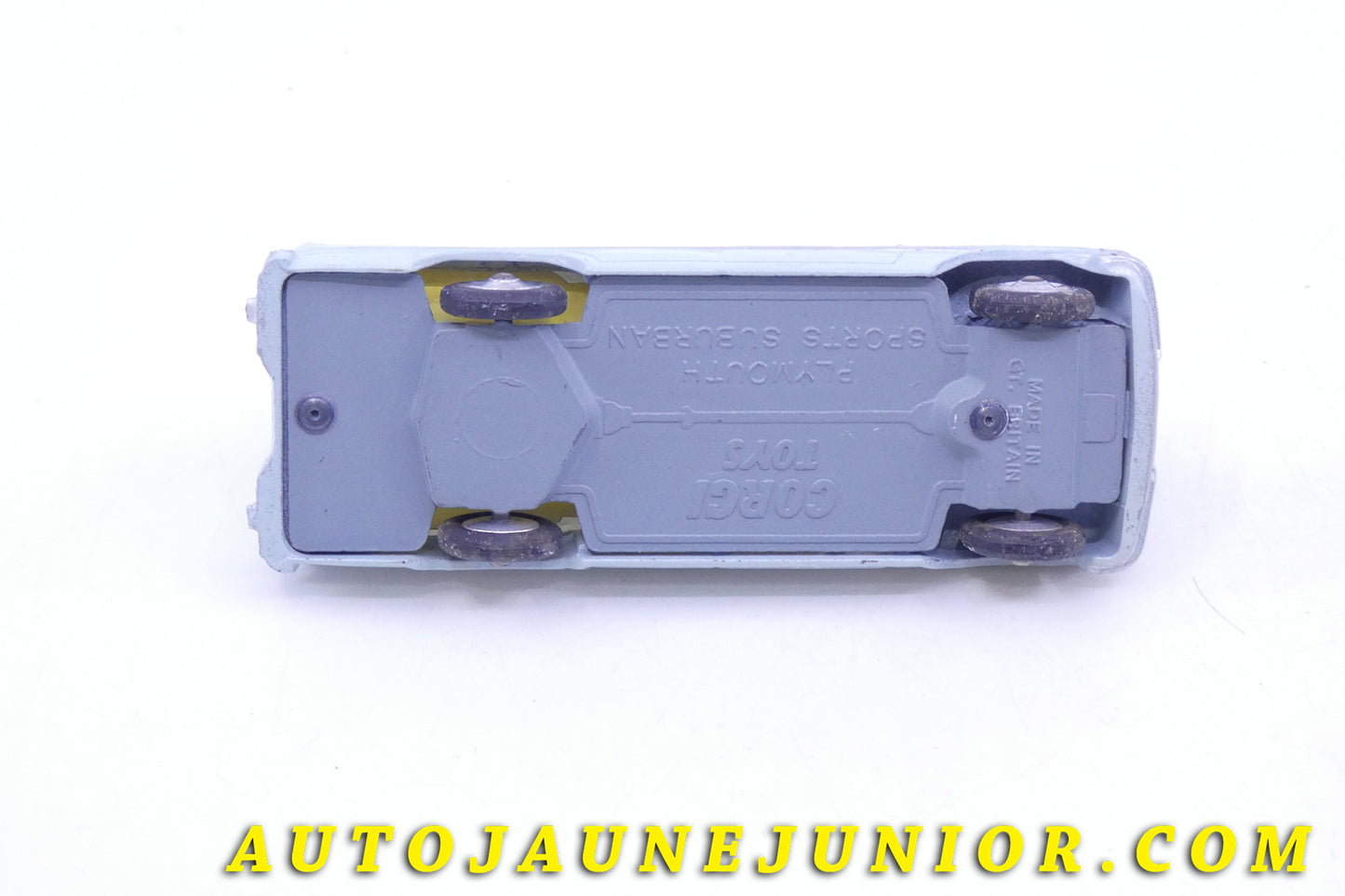 Le #3710 - Corgi Toys - Plymouth - Sports Sururban (Couleur peu fréquente) est en vente sur Auto Jaune Junior ! Tekno, Politoys, Mebetoys, Mercury, Joal, Diapet, Märklin, TootsieToys.Vous avez le même jouet ? Profitez de notre expertise pour vous accompagner dans la vente de vos modèles ou votre collection ! Nous achetons tous lots de miniatures ! Contactez nous ! contact@autojaunejunior.com. 