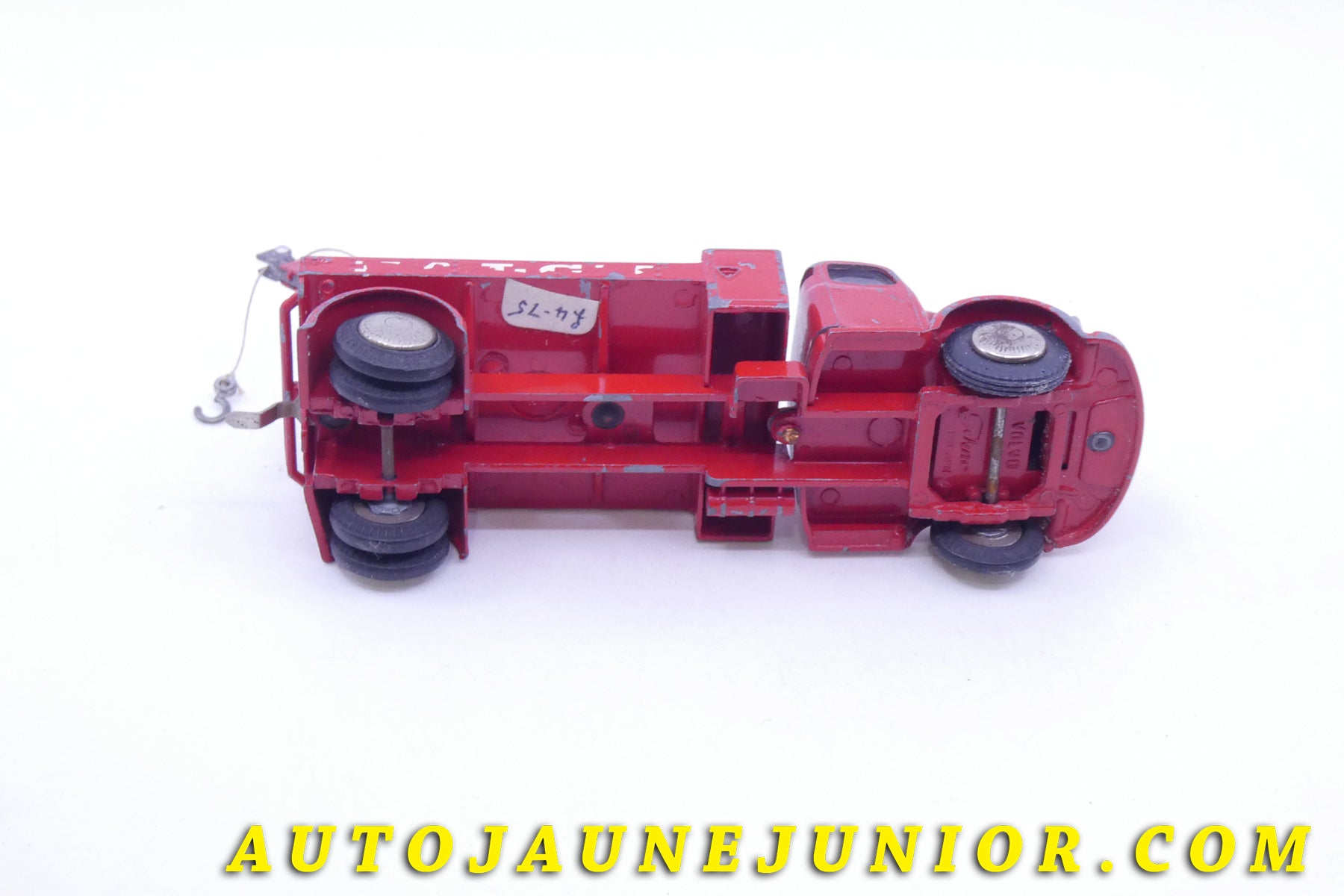Le Tekno Volvo N88 dépanneuse Falck est en vente sur Auto Jaune Junior ! Découvrez nos collections de diecast Tekno, Politoys, Mebetoys, Mercury, Joal, Diapet, Märklin, TootsieToys.AutoJaune Junior ; Vous avez le même jouet ? Profitez de notre expertise pour vous accompagner dans la vente de vos modèles ou votre collection ! Nous achetons tous lots de miniatures ! Contactez nous !