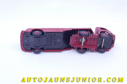 Le Dinky Toys Panhard Movic semi remorque citerne Esso est en vente sur Auto Jaune Junior ! Découvrez nos collections de diecast Tekno, Politoys, Mebetoys, Mercury, Joal, Diapet, Märklin, TootsieToys.AutoJaune Junior ; Vous avez le même jouet ? Profitez de notre expertise pour vous accompagner dans la vente de vos modèles ou votre collection ! Nous achetons tous lots de miniatures ! Contactez nous !