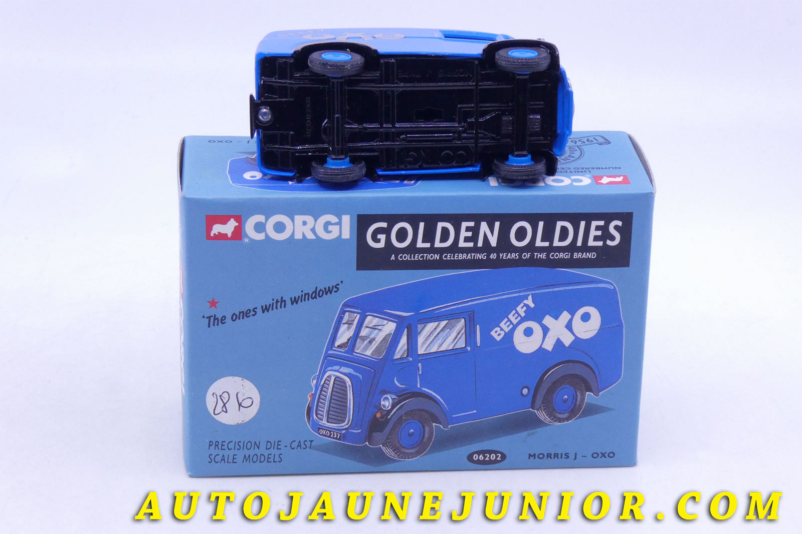 Le #3726 - Corgi Toys - Morris - Fourgonette J "Oxo" est en vente sur Auto Jaune Junior ! Tekno, Politoys, Mebetoys, Mercury, Joal, Diapet, Märklin, TootsieToys.Vous avez le même jouet ? Profitez de notre expertise pour vous accompagner dans la vente de vos modèles ou votre collection ! Nous achetons tous lots de miniatures ! Contactez nous ! contact@autojaunejunior.com. 