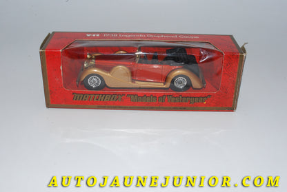 Le #3750 - Matchbox - Lagonda - Drophead Coupé "1938" est en vente sur Auto Jaune Junior ! Tekno, Politoys, Mebetoys, Mercury, Joal, Diapet, Märklin, TootsieToys.Vous avez le même jouet ? Profitez de notre expertise pour vous accompagner dans la vente de vos modèles ou votre collection ! Nous achetons tous lots de miniatures ! Contactez nous ! contact@autojaunejunior.com. 